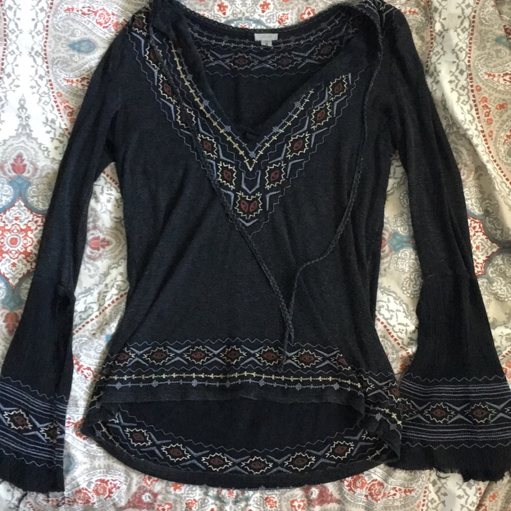 Ecote bell sleeved blouse